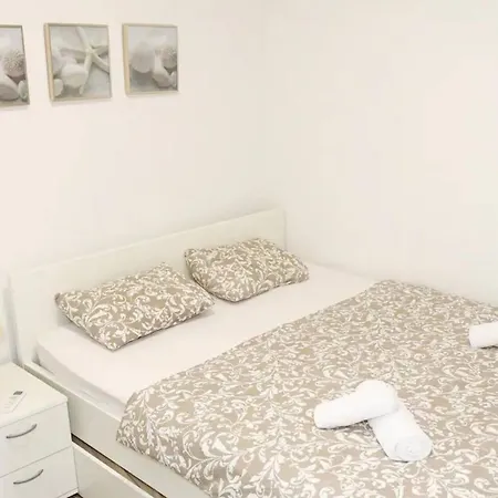 Stylish Okrug Gornji With Terrace And Patio *