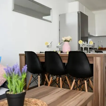 Apartment Stylish Okrug Gornji With Terrace And Patio Trogir