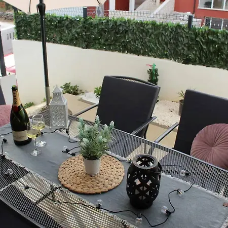 Stylish Okrug Gornji With Terrace And Patio Apartment *